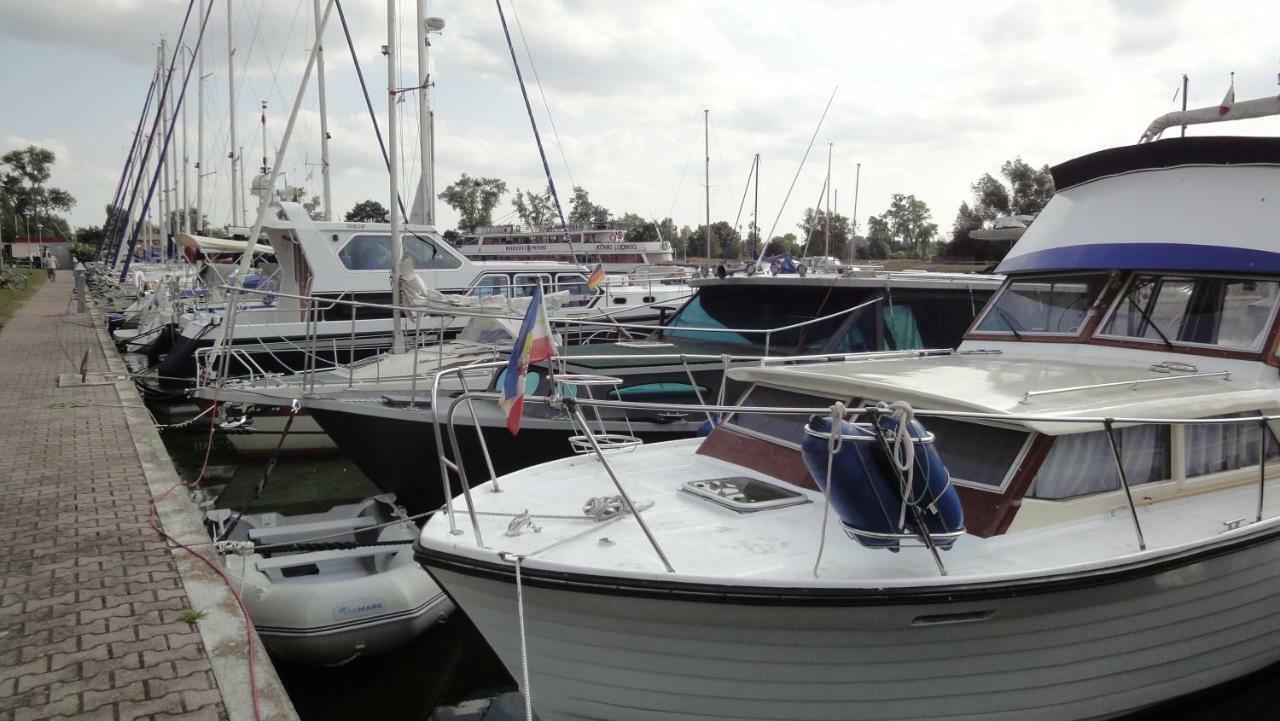 Ueckermünde Fewo "Hafenblick" מראה חיצוני תמונה